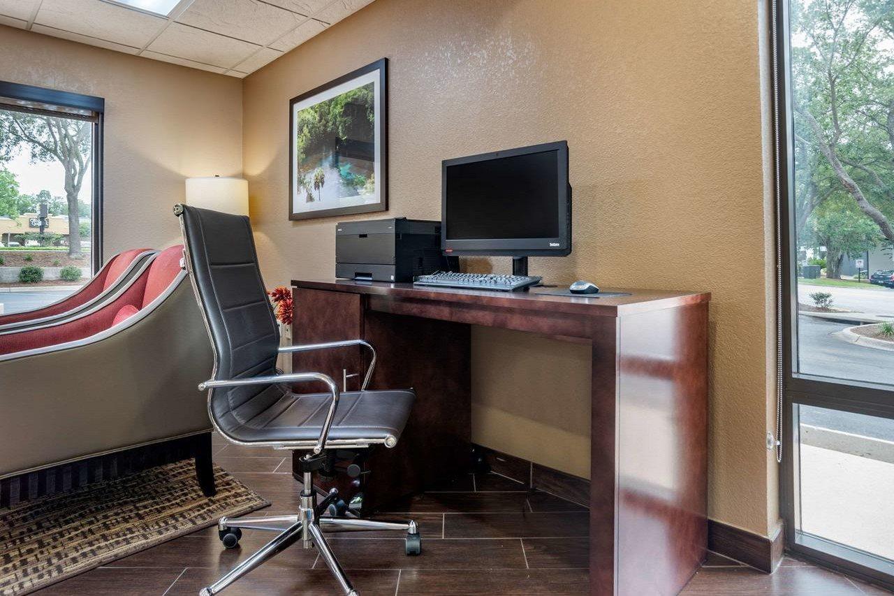Comfort Suites Tallahassee Capitol - University Area Exterior foto